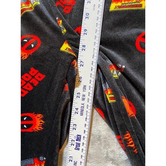 Deadpool Marvel Fleece Pajama Bottoms Large USED Soft - Picture 5 of 9